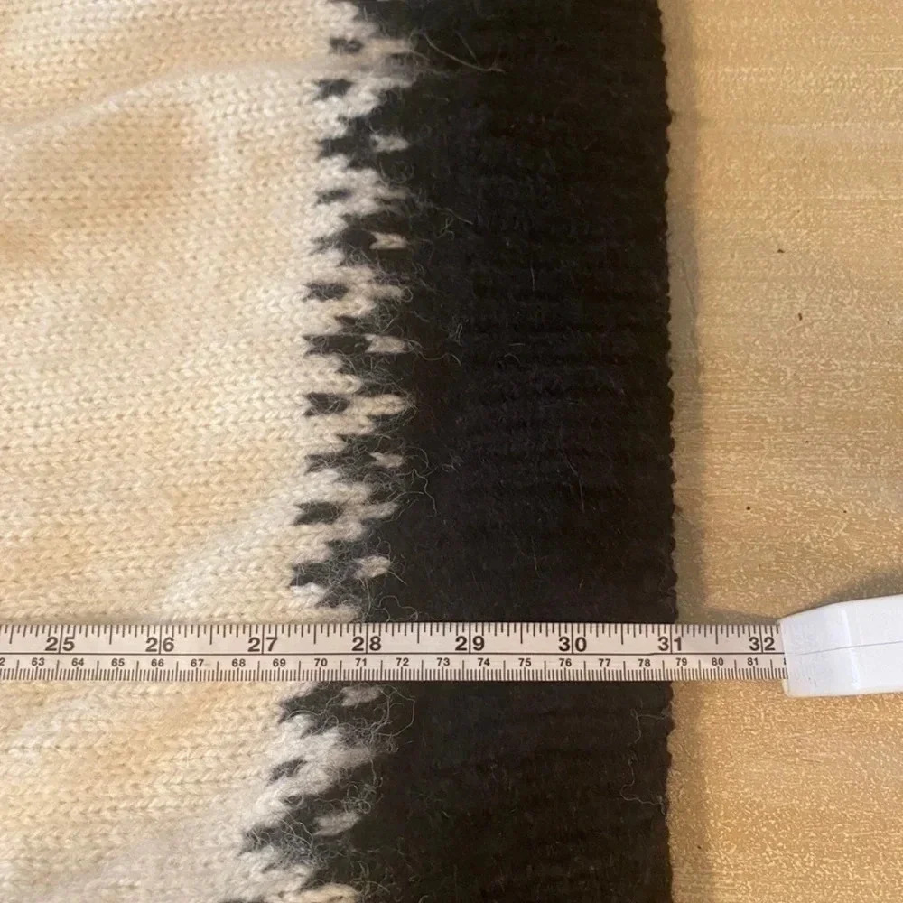 Vintage Peruvian Handmade‎ Alpaca Sweater Traditional Knit Design - Picture 8 of 10